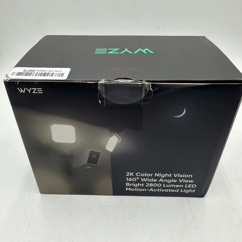Wyze Cam Floodlight V2 Motion-Activated 2K HD Color Night Vision Camera